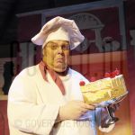 07-09-2004 Schudden tot het Sneeuwt, Frans de Wit at theater de Bussel in Oosterhout, 
by order of New Horizon Entertainment.

[keywords]Actor, On Stage, Scene, Eyecontact, Half Length[/keywords]